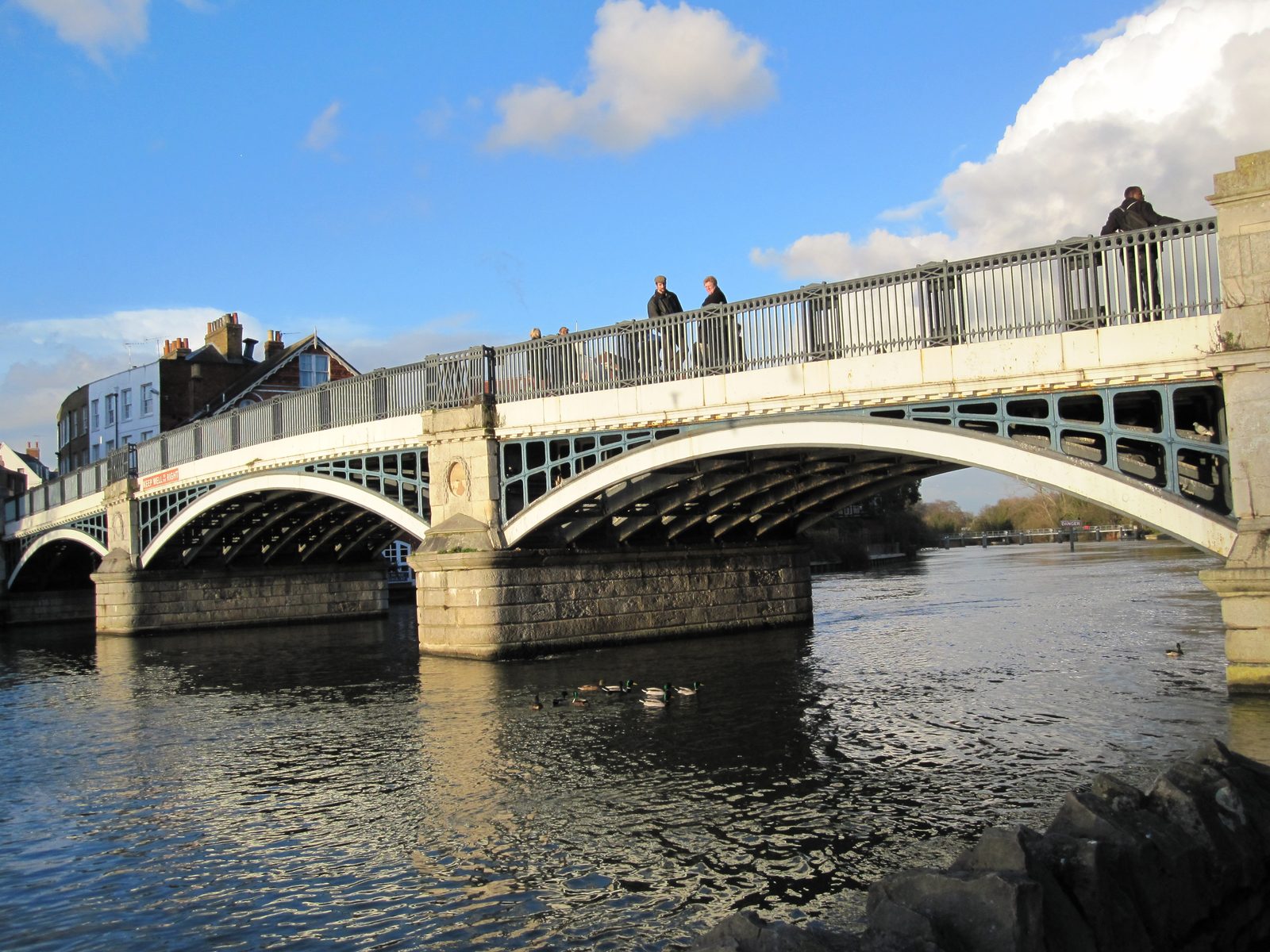 El puente sobre el río Thames