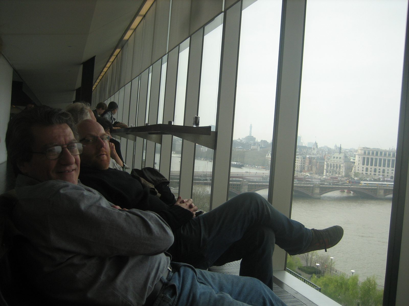 Descansando en una confitería del Tate Museum