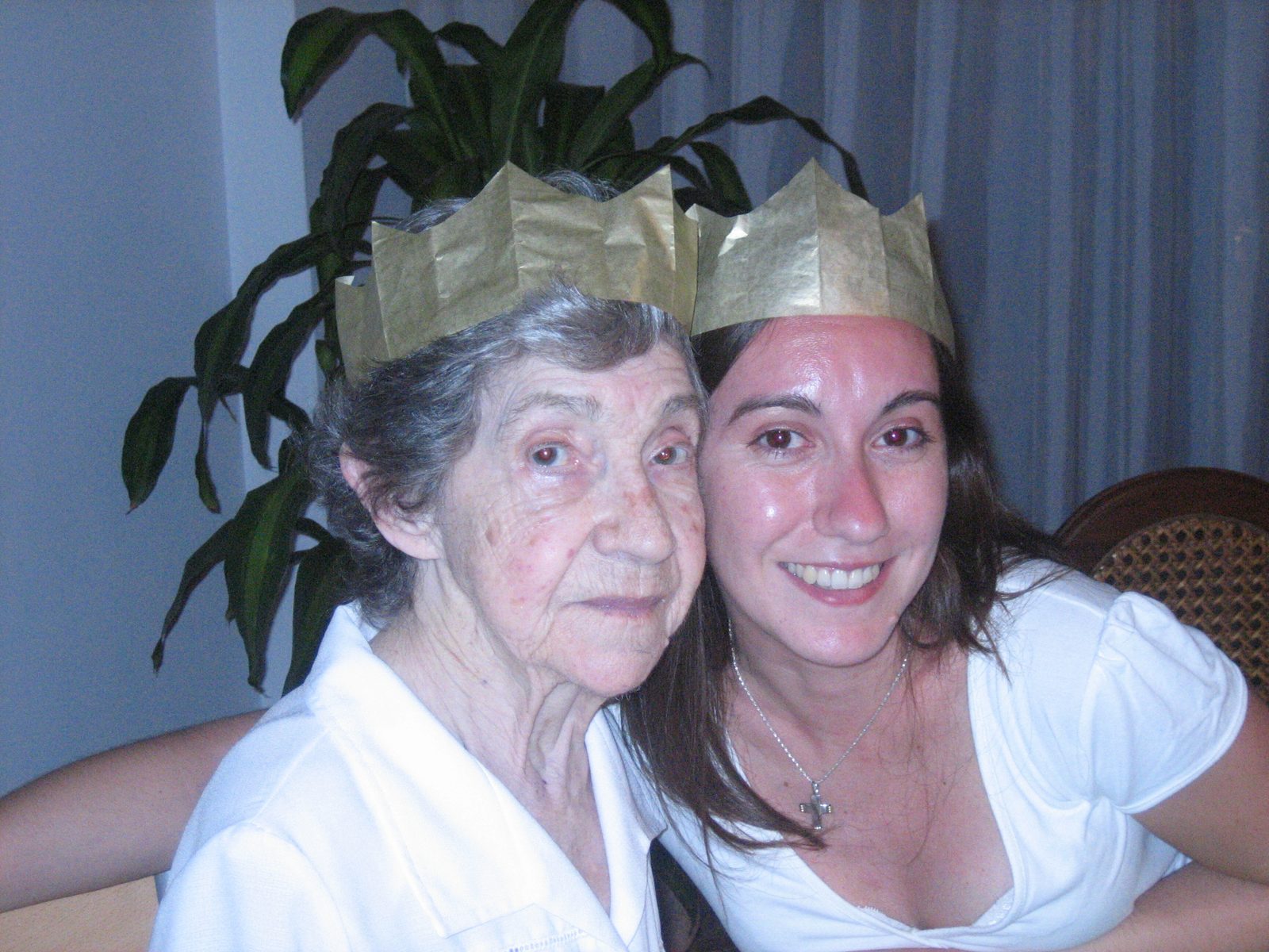 La reina abuela y Paula