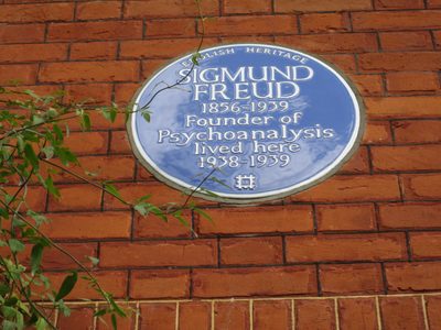 22 placa conmemorativa de Sigmund