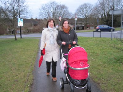 034 tres generaciones caminando por Maidenhead