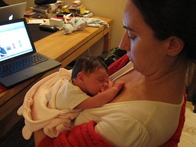 042 durmiendo upa de mamá