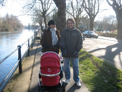 058a paseando a la orilla del río