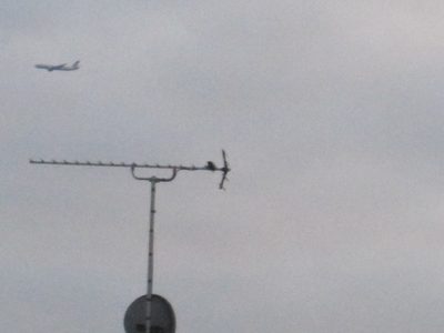 061b pasa un avión cada cinco minutos