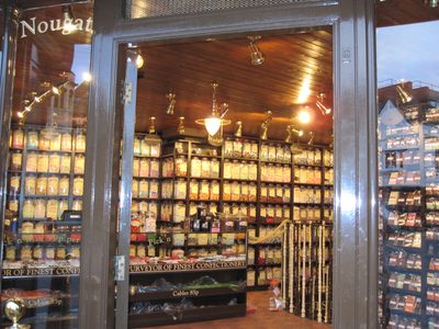 33 Este negocio vende todo tipo de dulces