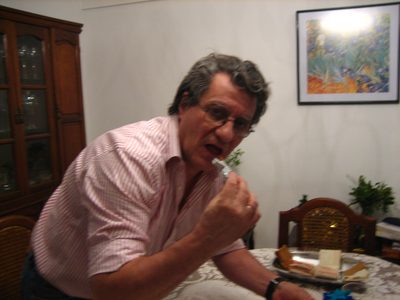 Yo comiendo