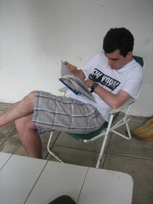 Fede leyendo