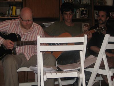Y la música fluye de los instrumentos