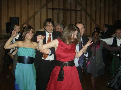 Bailando las danzas típicas